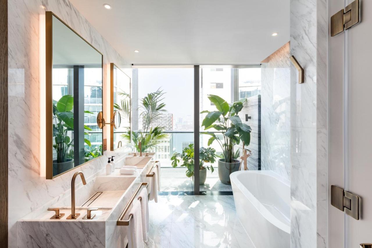 Hotel The Hari Hongkong Exterior foto Bathroom
